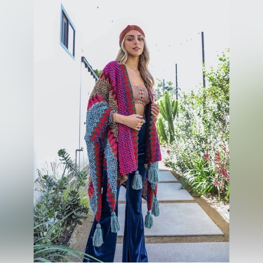 Boho Knit Ruanа Wrap One Size Fringe Poncho Shawl Sleeve Style